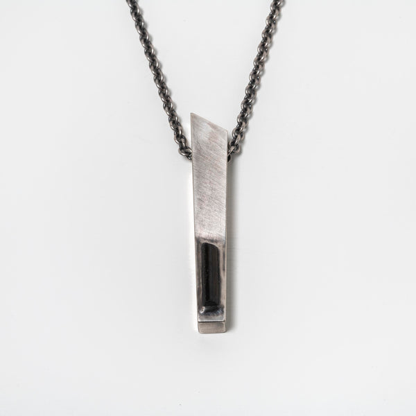 Modern Talisman Necklace in Sterling Silver with Verdelite Gemstone