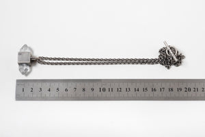 Gray double quartz pendant with ruler scale