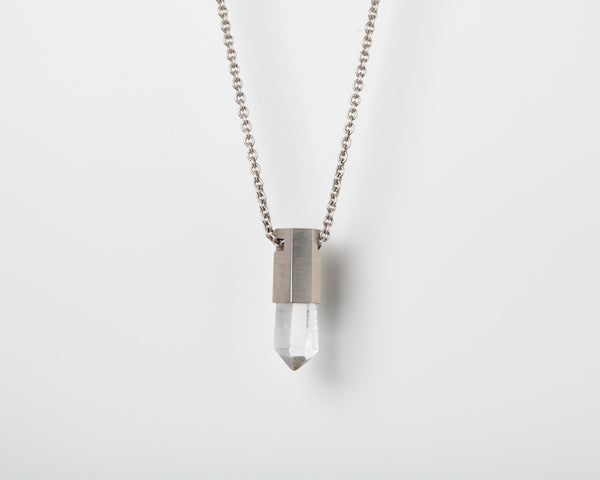 TALISMAN NECKLACE IN MATTED STERLING SILVER WITH QUARTZ