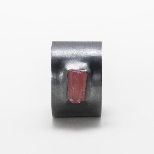 RING IN BLACK MATTE STERLING SILVER WITH PINK TOURMALINE